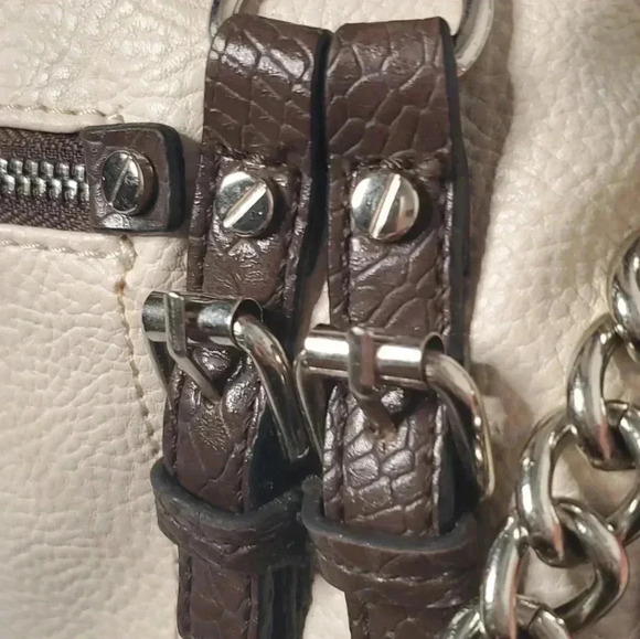 Dana Buchman 100% Pebbled Leather  Crossbody Steel Hardware Full Zip - Picture 9 of 14